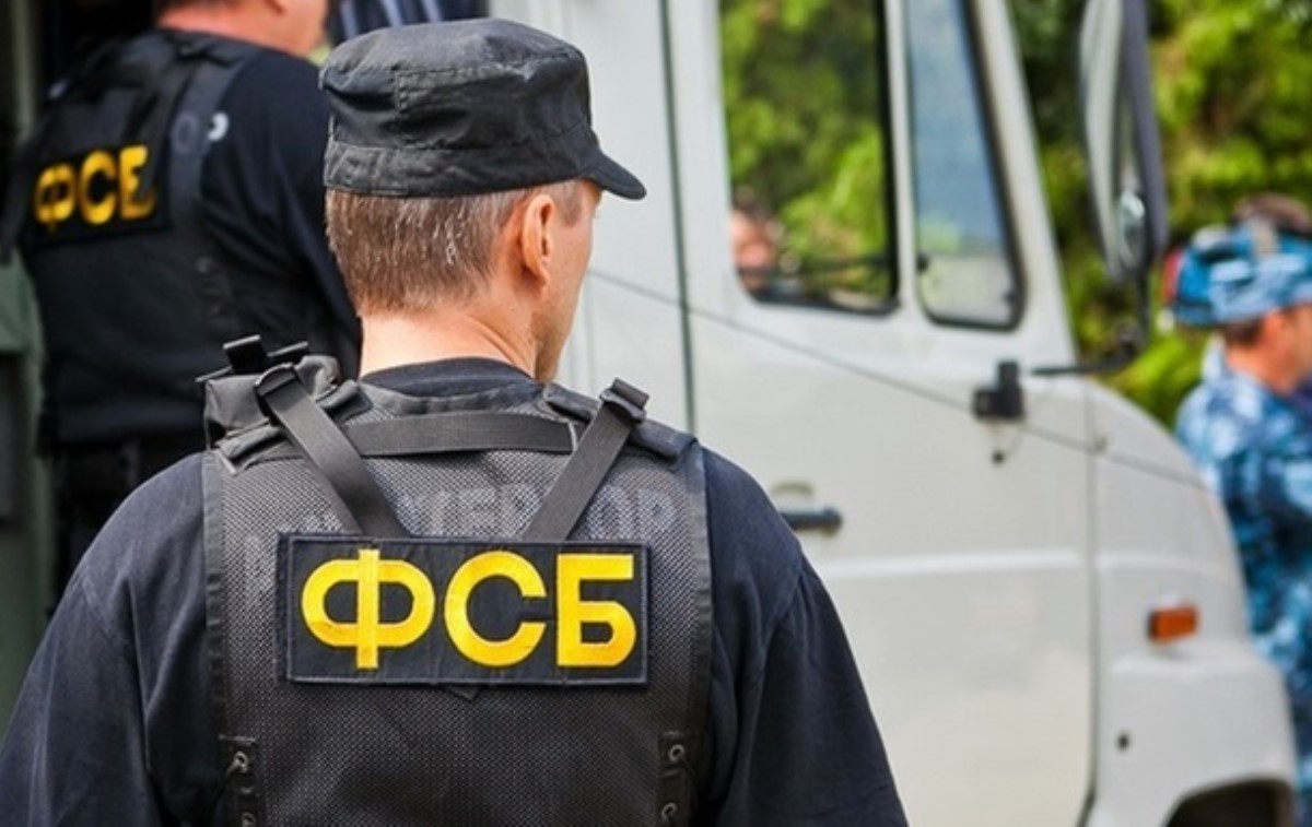 ФСБ: Россияне "шпионили" в Крыму для Украины