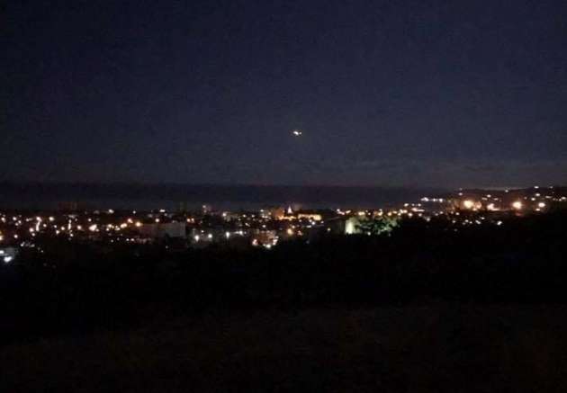 Сразу в нескольких местах: в Крыму наблюдали загадочный НЛО