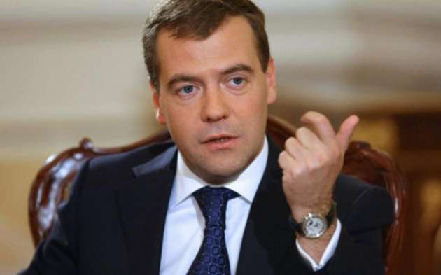 Опять за свое: Медведев наплевал на Путина