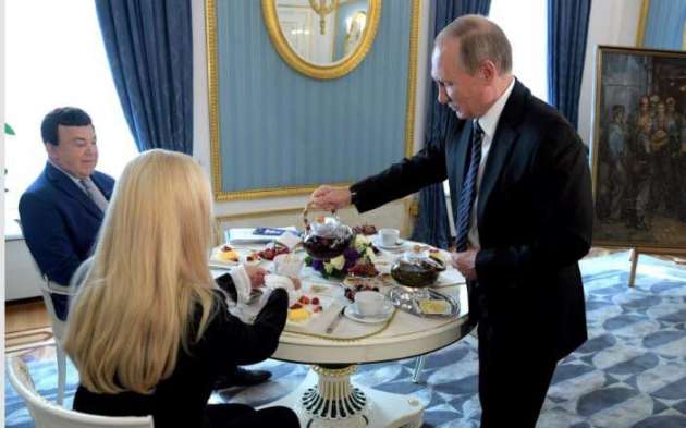 Чаепитие Кобзона и Путина озадачило сеть