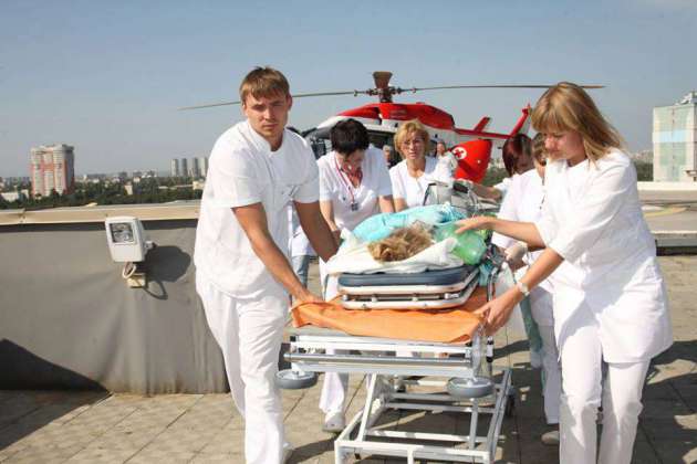 На крышу Института сердца впервые за 10 лет сел вертолет с пациенткой