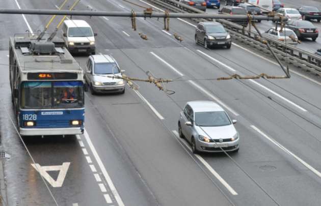 "Укравтодор" намерен сузить дорожные полосы: как это отразится на безопасности движения