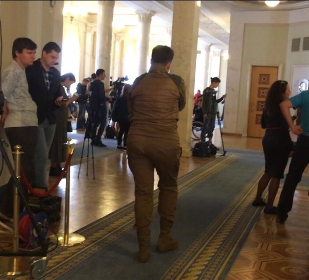 "Комбат-батяня": Савченко удивила новым нарядом в Раде