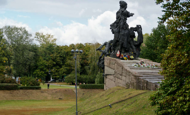Годовщина трагедии: что нужно знать о памятниках Бабьего Яра