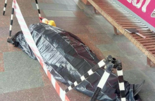 На станции метро Дарница обнаружен труп мужчины
