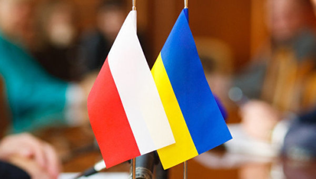 Надругательство над консульством Украины в Польше: МИД сказал, откуда "растут ноги"