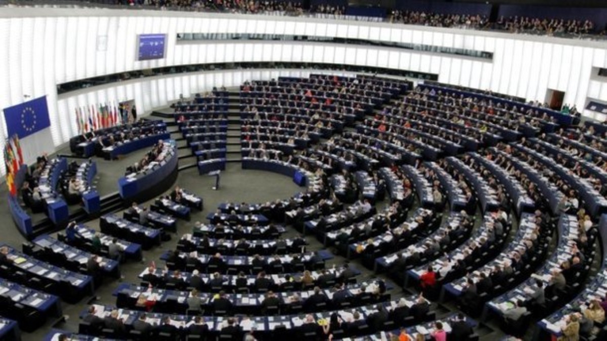 Секс-скандал в Европарламенте. Сотрудницы заявили о домогательствах