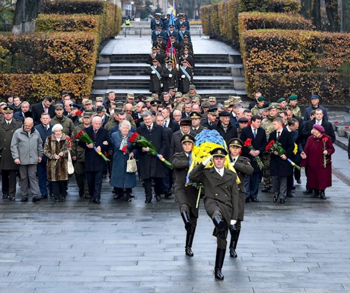 Изгнание нацистов из Украины: в Киеве почтили память погибших