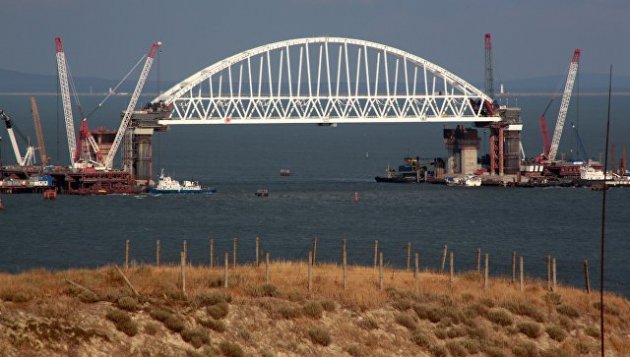 Есть спецсредства: оккупанты придумали, как защитить Керченский мост от диверсантов