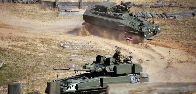 Под носом у Путина: соседку России вооружили десятками боевых разведывательных машин