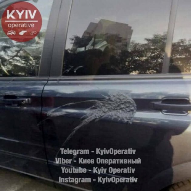 В Киеве облили кислотой десятки автомобилей
