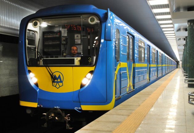 В полиции рассказали подробности гибели мужчины в киевском метро