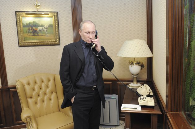 "Возмущен, и не зря": Путин решил рассказать украинцам о "нацистах"