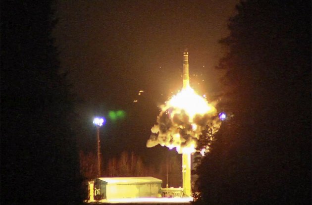 Путин лично запустил четыре баллистические ракеты