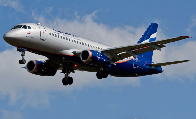 ЧП в Москве: пассажирский самолет едва не рухнул на город