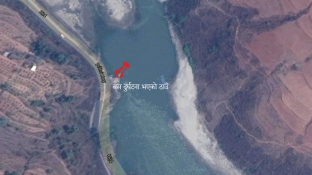 В Непале автобус сорвался в реку: более 30 жертв