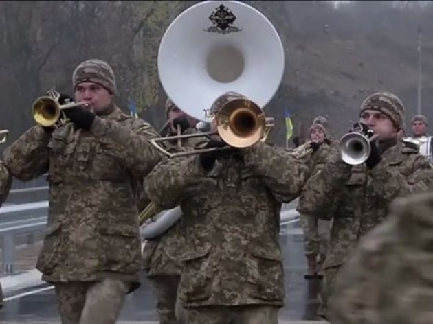Турчинов: Наш оркестр будет играть в освобожденных Луганске, Донецке и Крыму