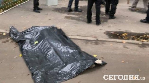 В Киеве мужчина разбился насмерть после падения с шестого этажа