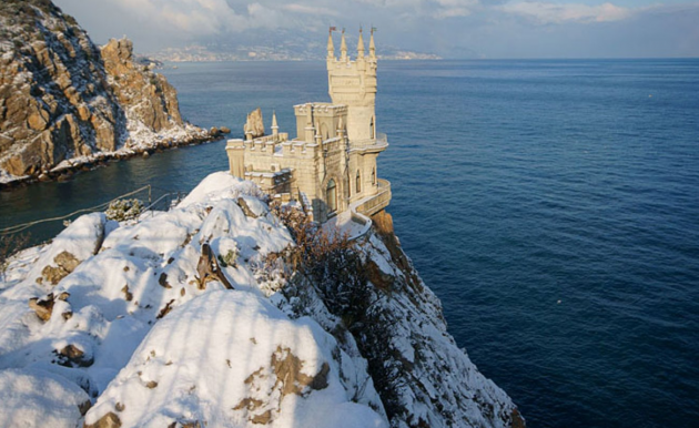 В Крыму аномалия, полуостров оказался засыпан снегом