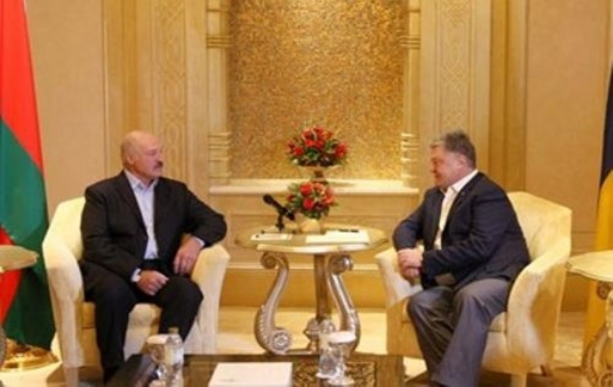 Порошенко встретился в ОАЭ с Лукашенко