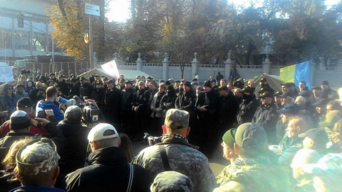 Буде переворот: Київ хочуть взяти штурмом, готують захоплення військових складів