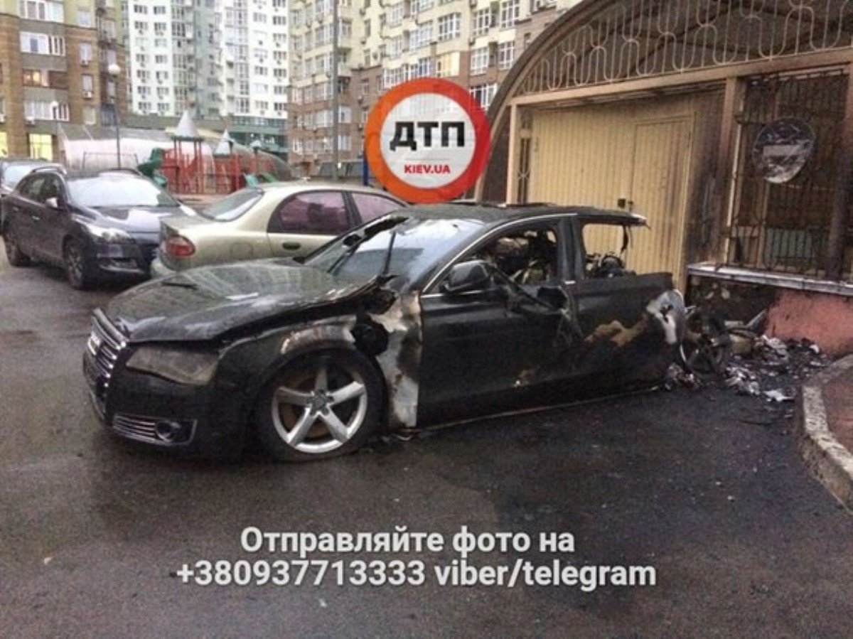 Стало известно, чей Audi подорвали в Киеве на Соломенке