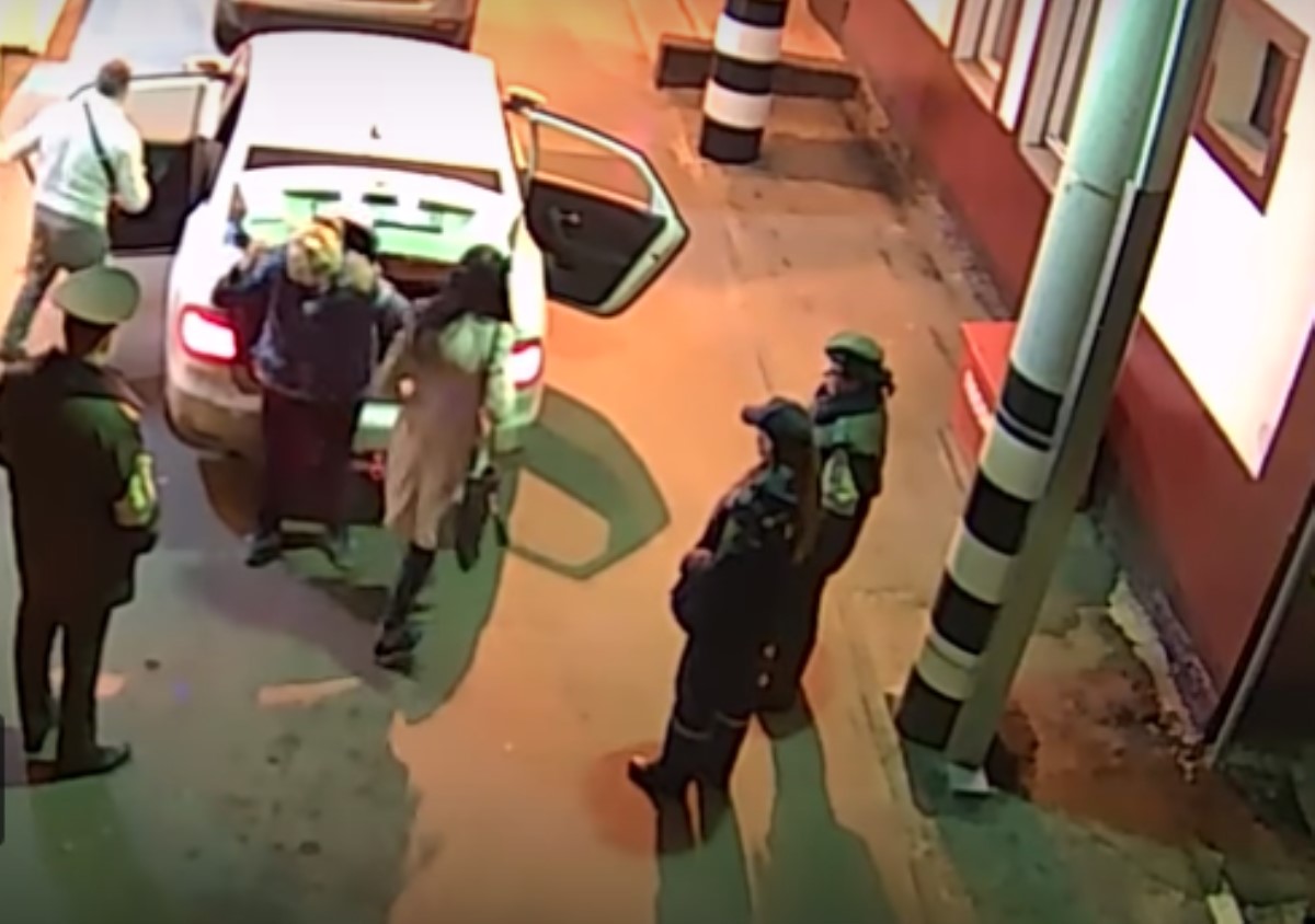 В Беларуси задержали машину россиян с украинкой в багажнике