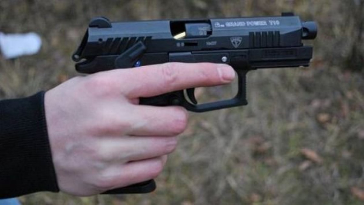 В Одессе стрельба: в пьяной ссоре полицейский получил пулю в лоб