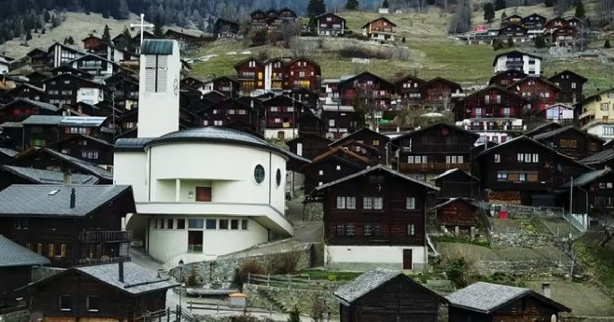 Как живут в швейцарской деревне, где предлагают деньги за переезд