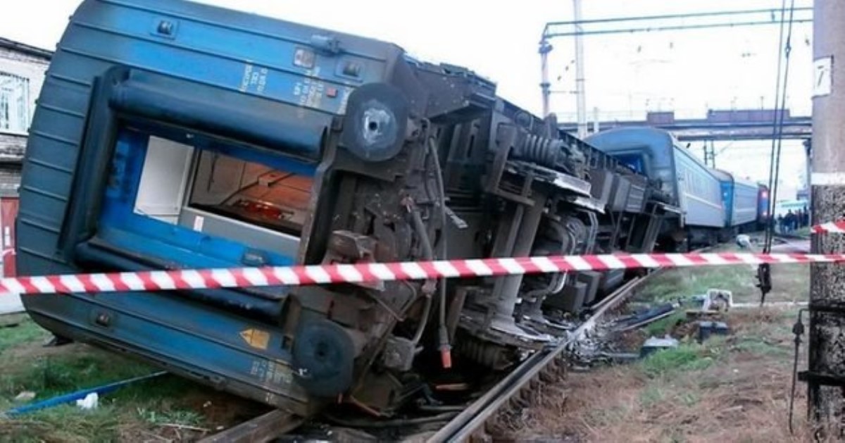 Крушение пассажирского поезда под Тернополем, есть пострадавшие: подробности