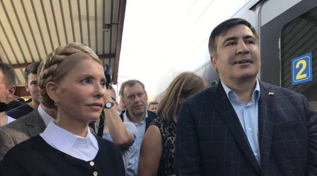 Порошенко бессилен, к власти придет Тимошенко: США «сливают» Украину