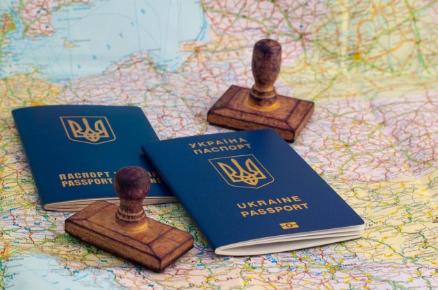 Украинцам придется платить за выезд в ЕС по безвизу