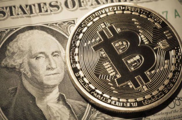 Курс Bitcoin скатился вниз: майнеры в панике