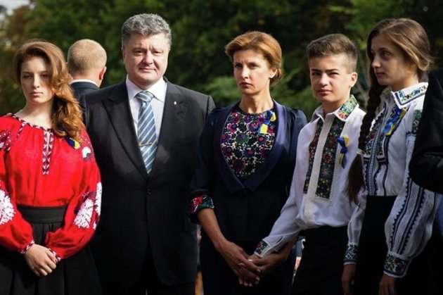 Без всякой охраны? Порошенко с семьей заметили в неожиданном месте