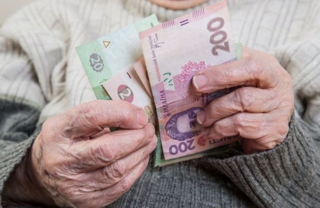 Почти половина украинских стариков получила мизерные доплаты к пенсиям