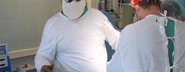 Украинские хирурги поменяли сердечный клапан, не вскрывая грудную клетку
