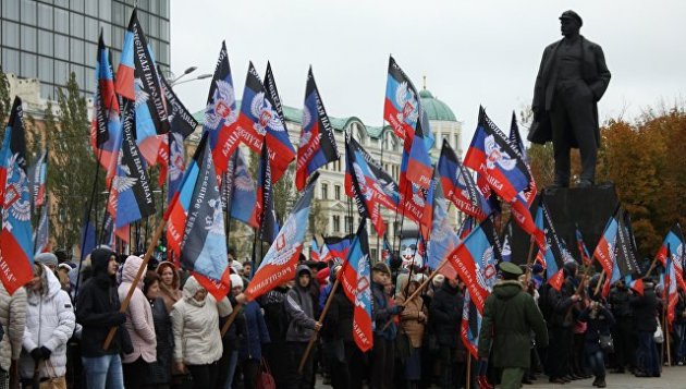 Зарплаты в "ДНР": У кого сейчас большие и малые заработки