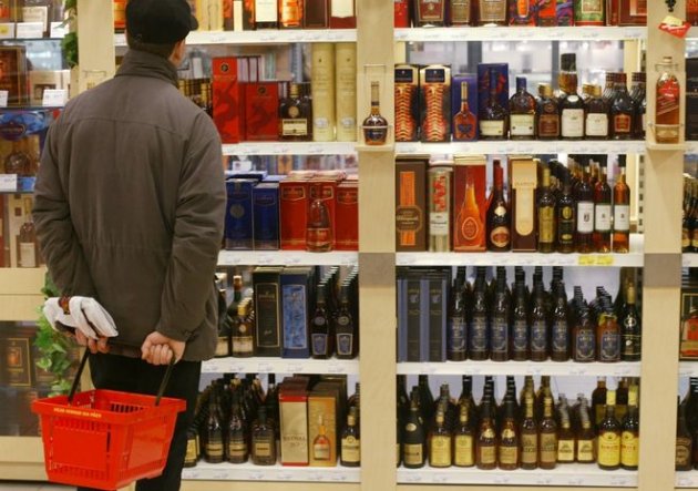 В Украине в 3,5 раза стало меньше легального алкоголя