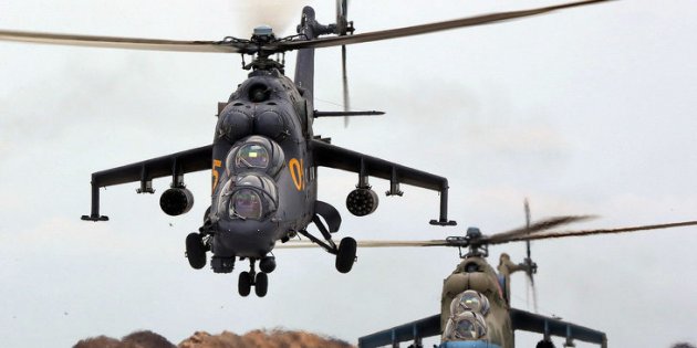 Над Закарпатьем кружат военные вертолеты, на дорогах – спецназ и бронетехника