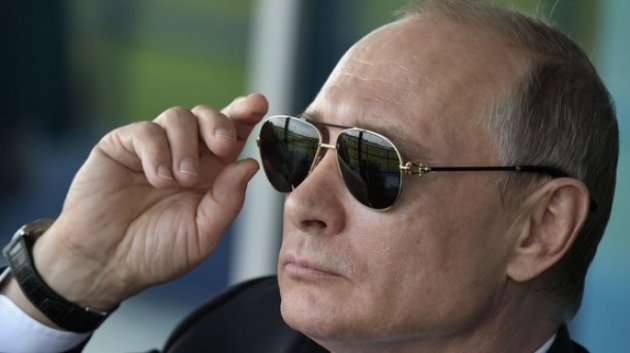 Путин прибыл в оккупированный Крым открывать памятник "императору-миротворцу"
