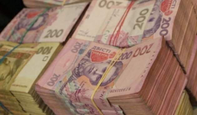 Колоссальная сумма: главврач из Чекращины задекларировал более 113 млн грн зарплаты