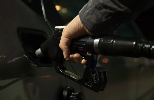 Цена на бензин: на украинцах жестко наживаются