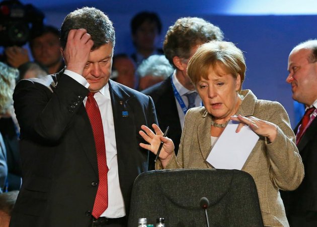 В АП вспомнили, как Порошенко привел в восторг Меркель