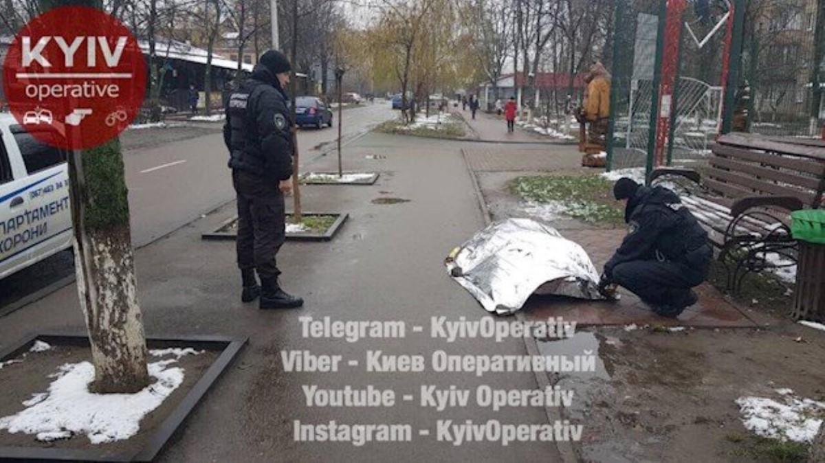 Никто не подошел: под Киевом у всех на глазах умер мужчина