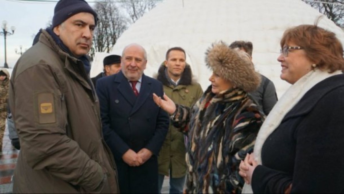 Саакашвили пытался прорваться в гостиницу возле Рады