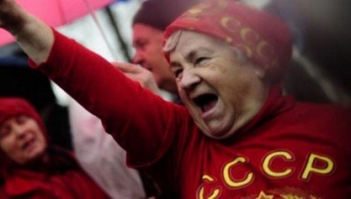 Коммунисты устроили оккупационный шабаш: детям Крыма спели «Верните Сталина»
