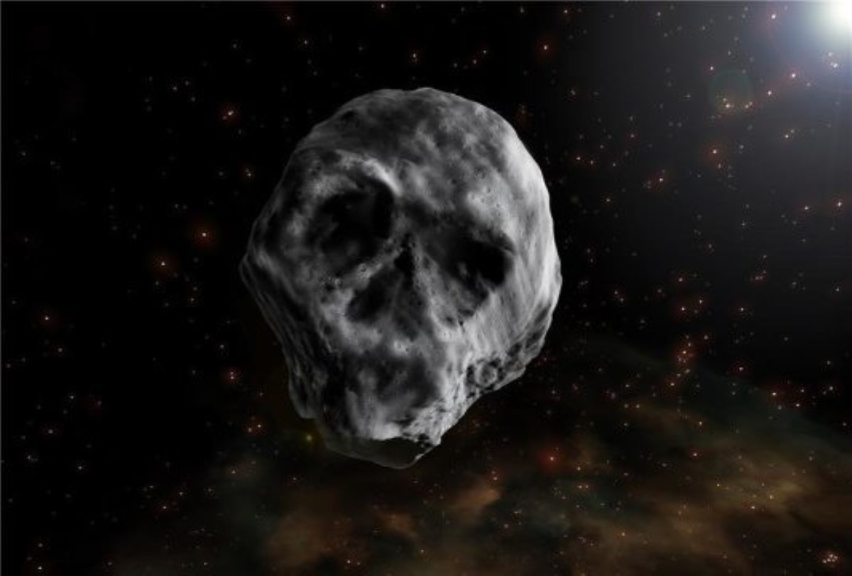 К Земле летит астероид в форме черепа