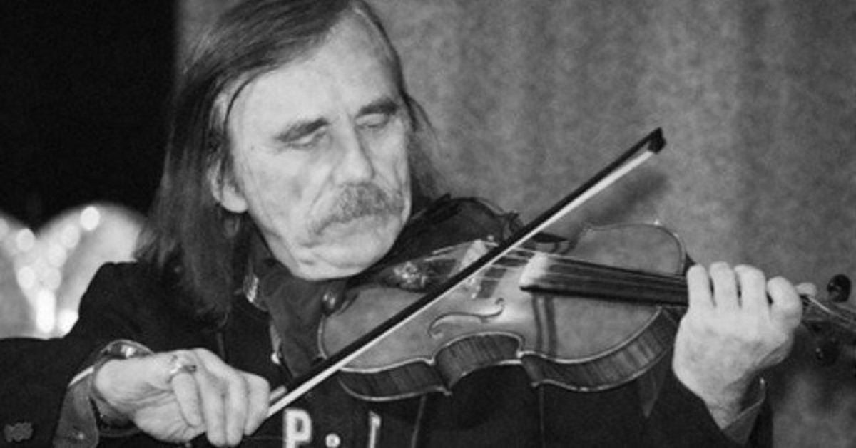 Умер легендарный советский музыкант и певец