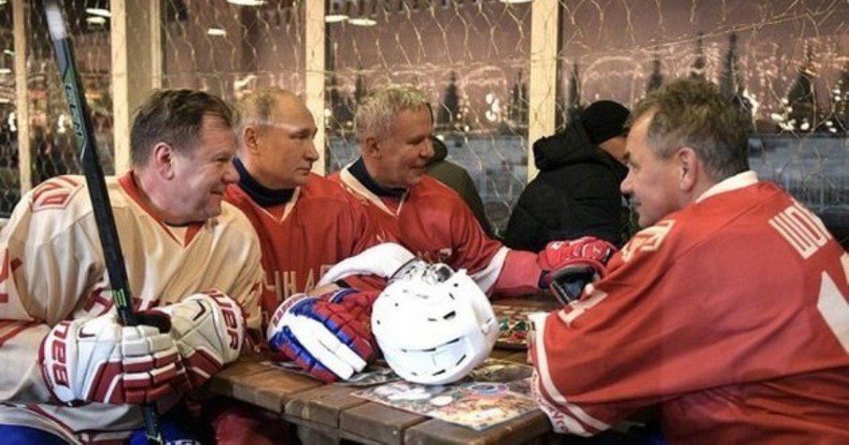 Сыграл в ящик: в сети высмеяли ночные занятия Путина и Шойгу