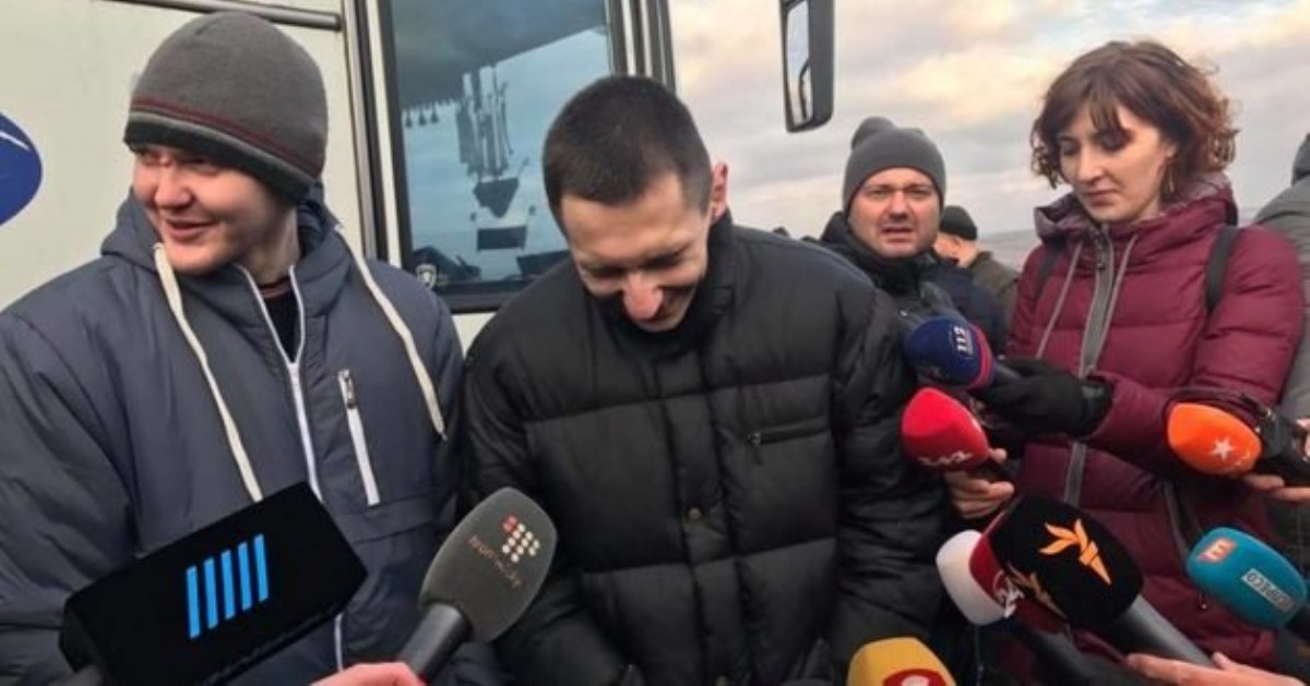 Встреча пленных в «Борисполе» затягивается: что произошло